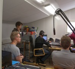 Radion tekniikkaa ja harjoitusta. Kuva: Riikka Ahonen, suviseurojen kuvapalvelu.