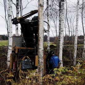 Suviseurojen juomavesihuolto toimii tässä porattavien porakaivojen avulla.