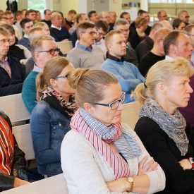 Jyväskylän rauhanyhdistyksellä järjestettiin toimikuntien jäsenille tiedonvaihtopäivä, jossa Porin suviseurojen toimikunnat luovuttivat aiemmissa seuroissa kertynyttä niin kutsuttua hiljaista tietoa uusille toimikuntien jäsenille.