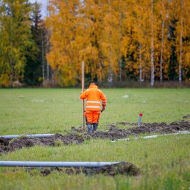 Putket löytävät paikkansa maanpinnan alta.