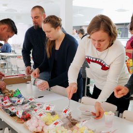 Maistelutilaisuudessa tutustuttiin myös Suviseurojen karkkivaihtoehtoihin. Jonkunhan tämäkin on tehtävä.