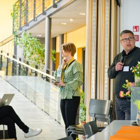 Esa pitämässä turvallisuusluentoa.