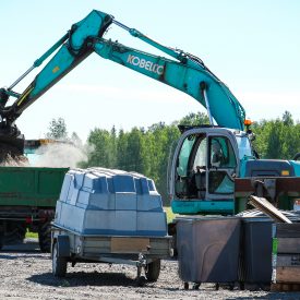 Suviseuratalkoissa on käyttöä isommallekin kalustolle.