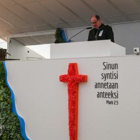 Aattoseuroissa puhujana Pekka Soronen.