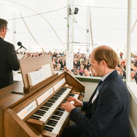 Eero ja Juha työvuorossa.