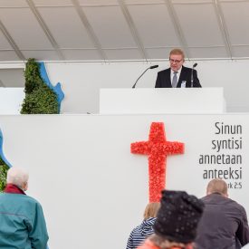 Lauantaiaamun seuroissa puheen piti Eero Niemi-Korpi.