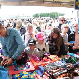 Kioskilla riittää asiakkaita aamusta iltaan saakka.