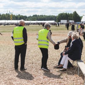 Kolehdinkantajat työssään.