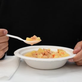 Keski-Suomen kanakeitto on suviseurojen suosikkiruokaa.