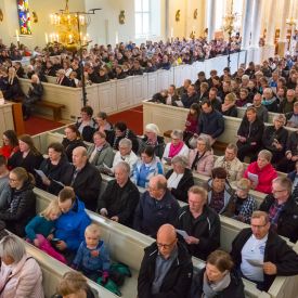 Oulun tuomikirkko täyttyi sivulaivoja myöten laulajista perjantaina 24.5.2019 suviseurat siionin laulut