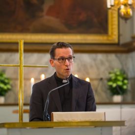 Heikki Nissinen juonsi suviseuralauluillan 24.5.2019