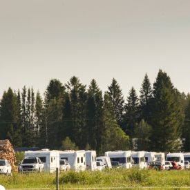 Täyttöliikenne on sujuvaa pienestä jonosta huolimatta