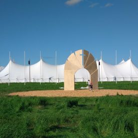 Keskuskentän näkymä alkaa antaa jo selviä viitteitä lähestyvistä Suviseuroista.