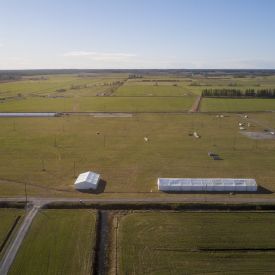 Seurakenttä kylpee auringonvalossa toukokuussa 2019 muhos seuviseurat talkoot kenttä