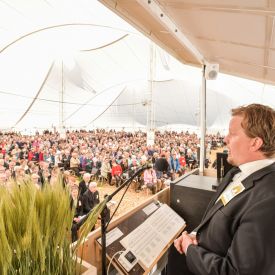 Joose Vähäsöyrinki toimi kanttorina avajaisissa.