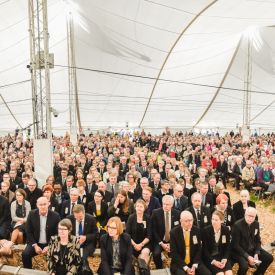 Seurateltta täyttyi avajaisissa ääriään myöten.