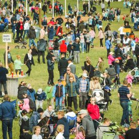 Kenttä alkaa pikku hiljaa täyttyä seuravieraista