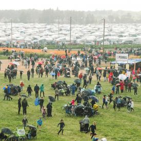 Välillä sade virkisti seuravieraita.