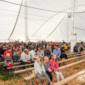 Tunnelmaa seurateltasta.