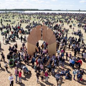 Juhlaportti on suosittu kohtaamispaikka