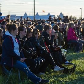 Puheenvuoroa aiheesta uskomisen ilo kuunneltiin myös seurakentällä.