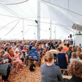 Seuraväki kokoontunut avajaisseuroihin